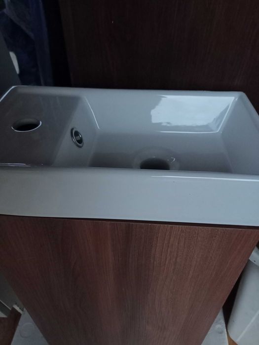 Szafka z umywalką łazienkowa 60/40/22 cm