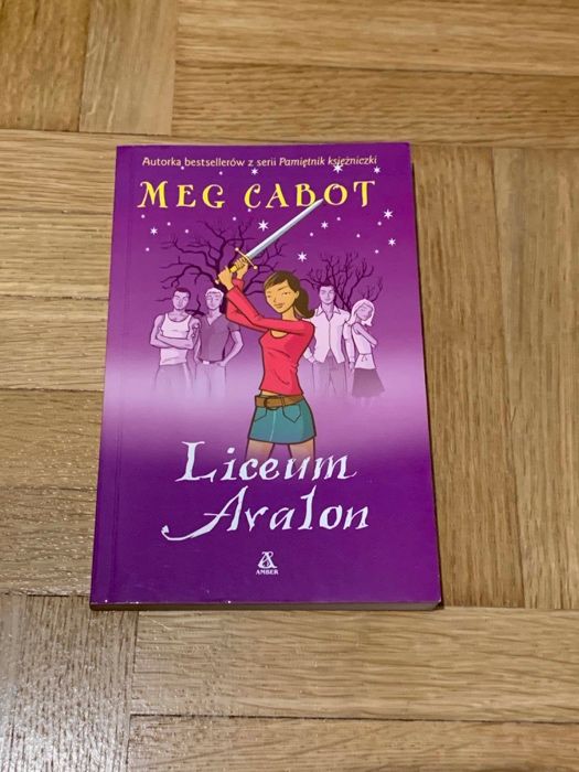 "Liceum Avalon" Meg Cabot – książka dla nastolatek