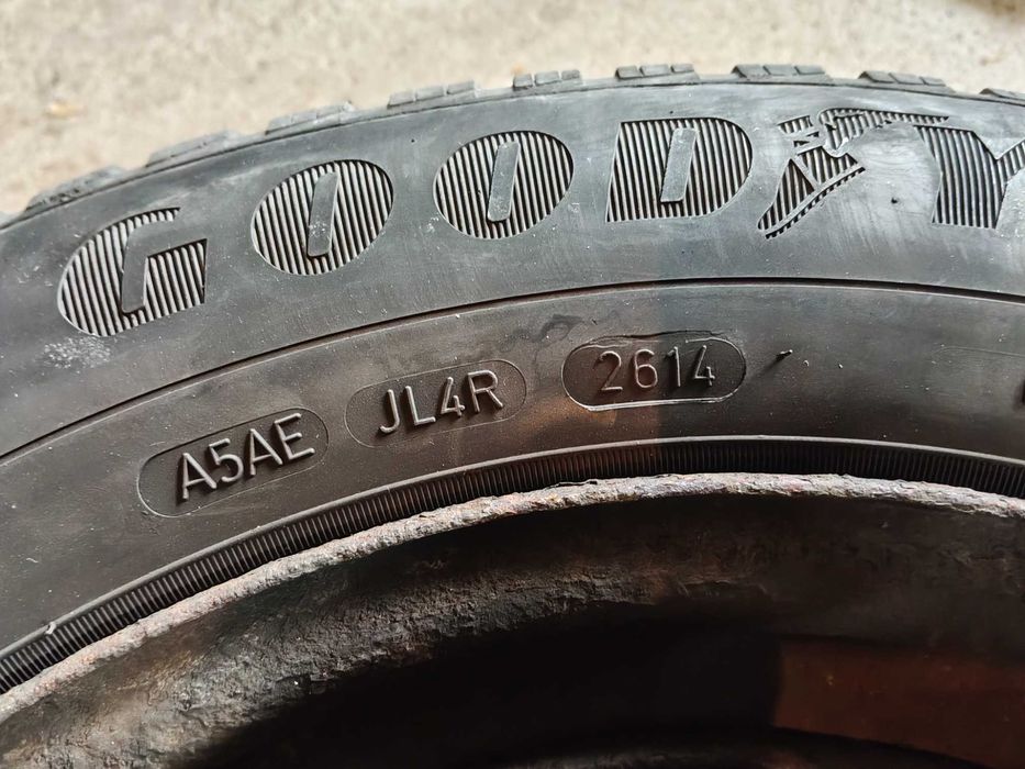 Felgi stalowe 15" 4x108 z Oponami zimowymi Goodyear Ultragrip 9 z fel