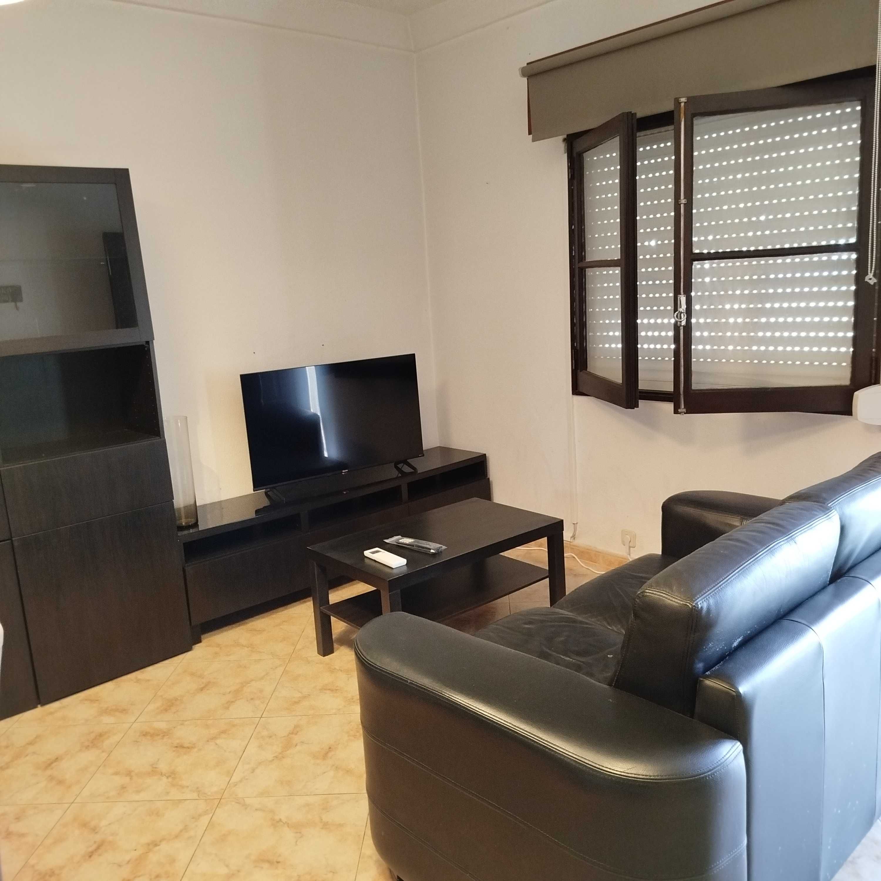 Moradia T2 Mobilada em Condomínio, Charneca da Caparica.