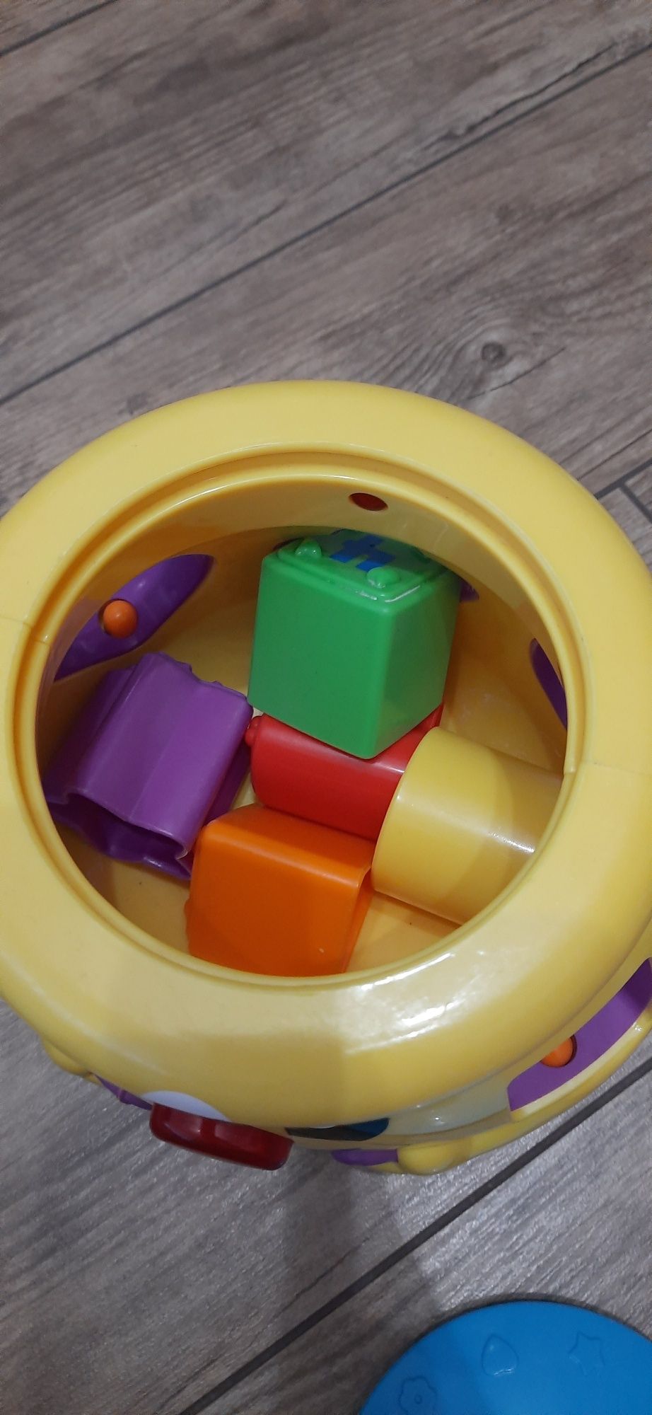Garnuszek na klocuszek Fisher-price