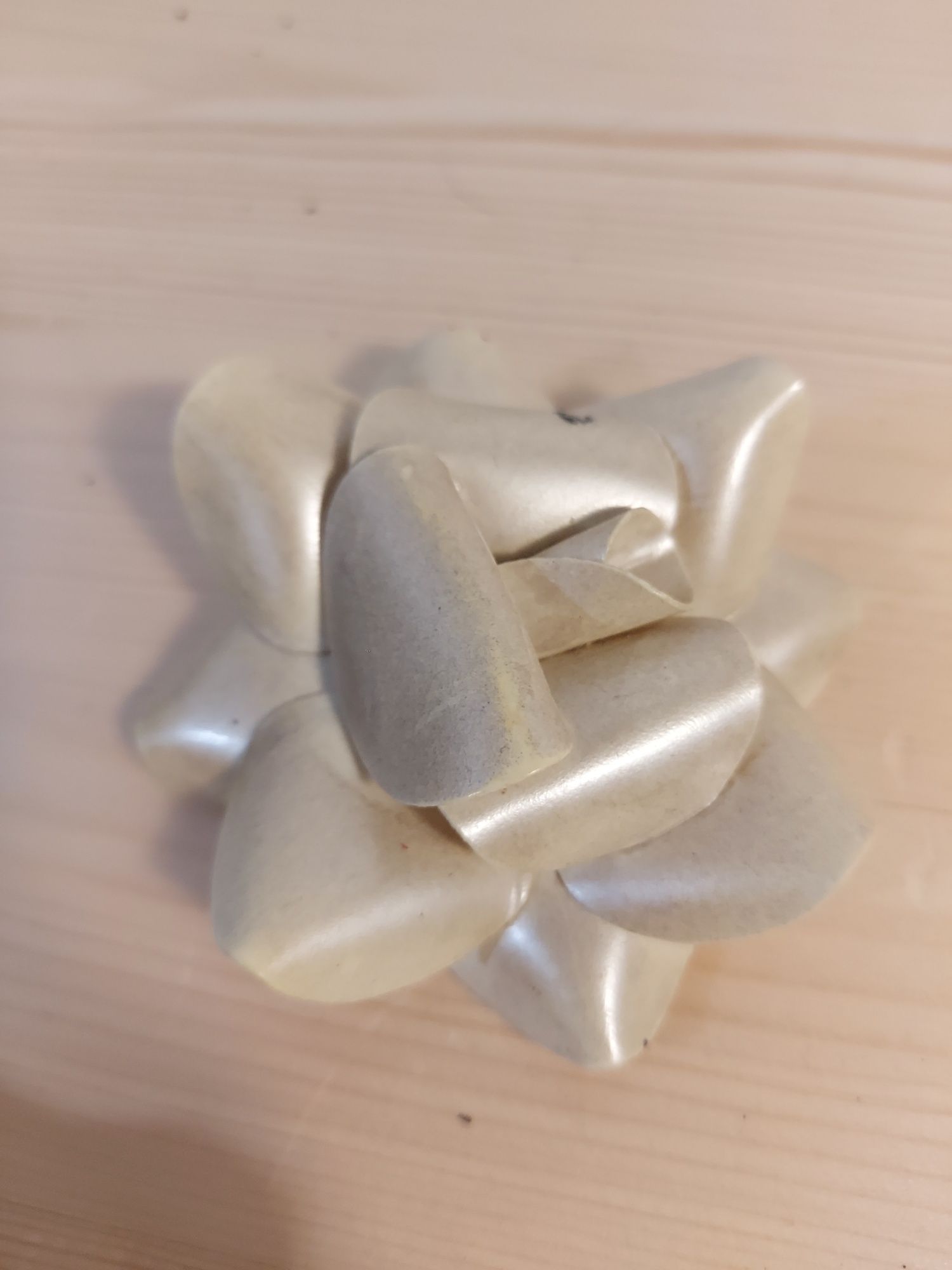 Broszki kwuaty z materiału metalu plastikowe
