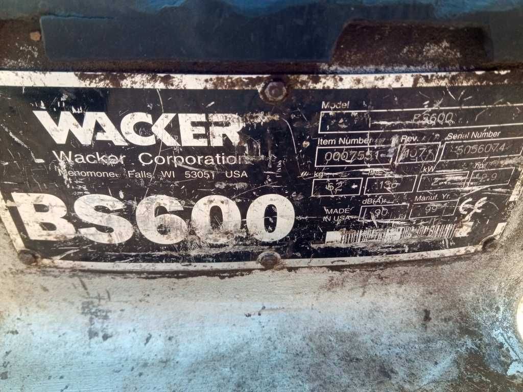 Wacker BS 600, stopa skoczek