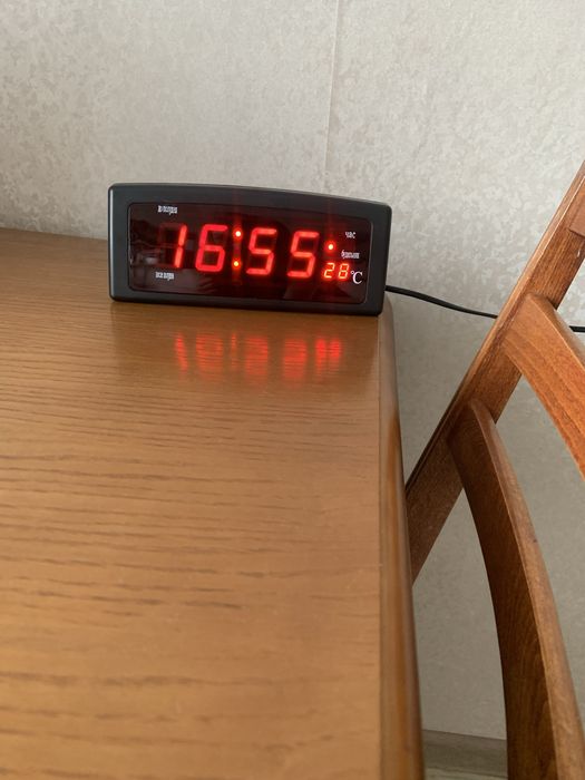 Годинник-будильник