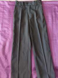 Школьные брюки на мальчика 122-128 см