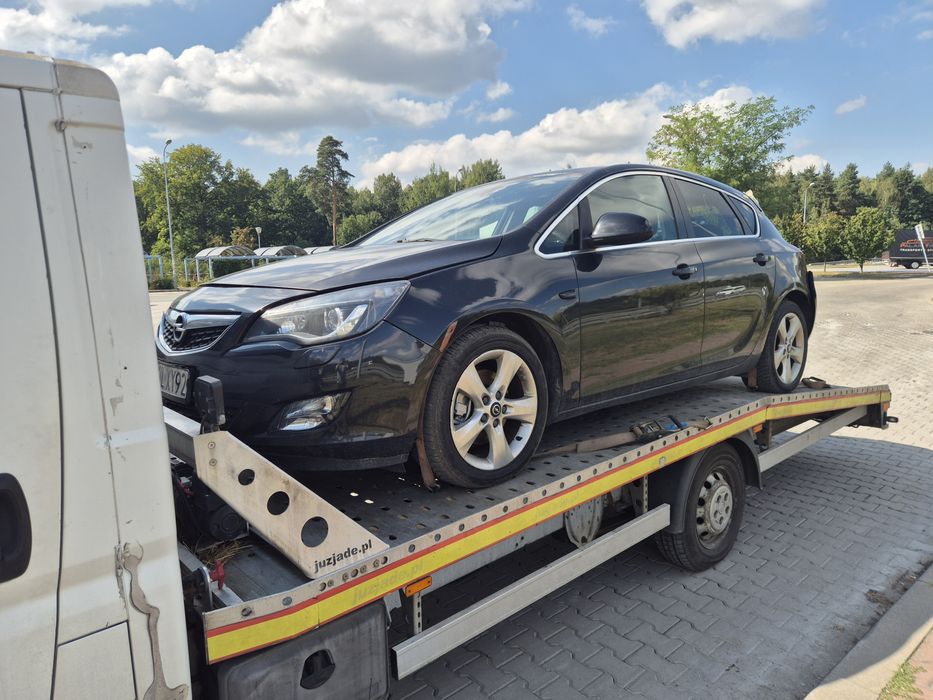 Opel Astra J 1.7cdti Z22C maska błotnik drzwi zderzak