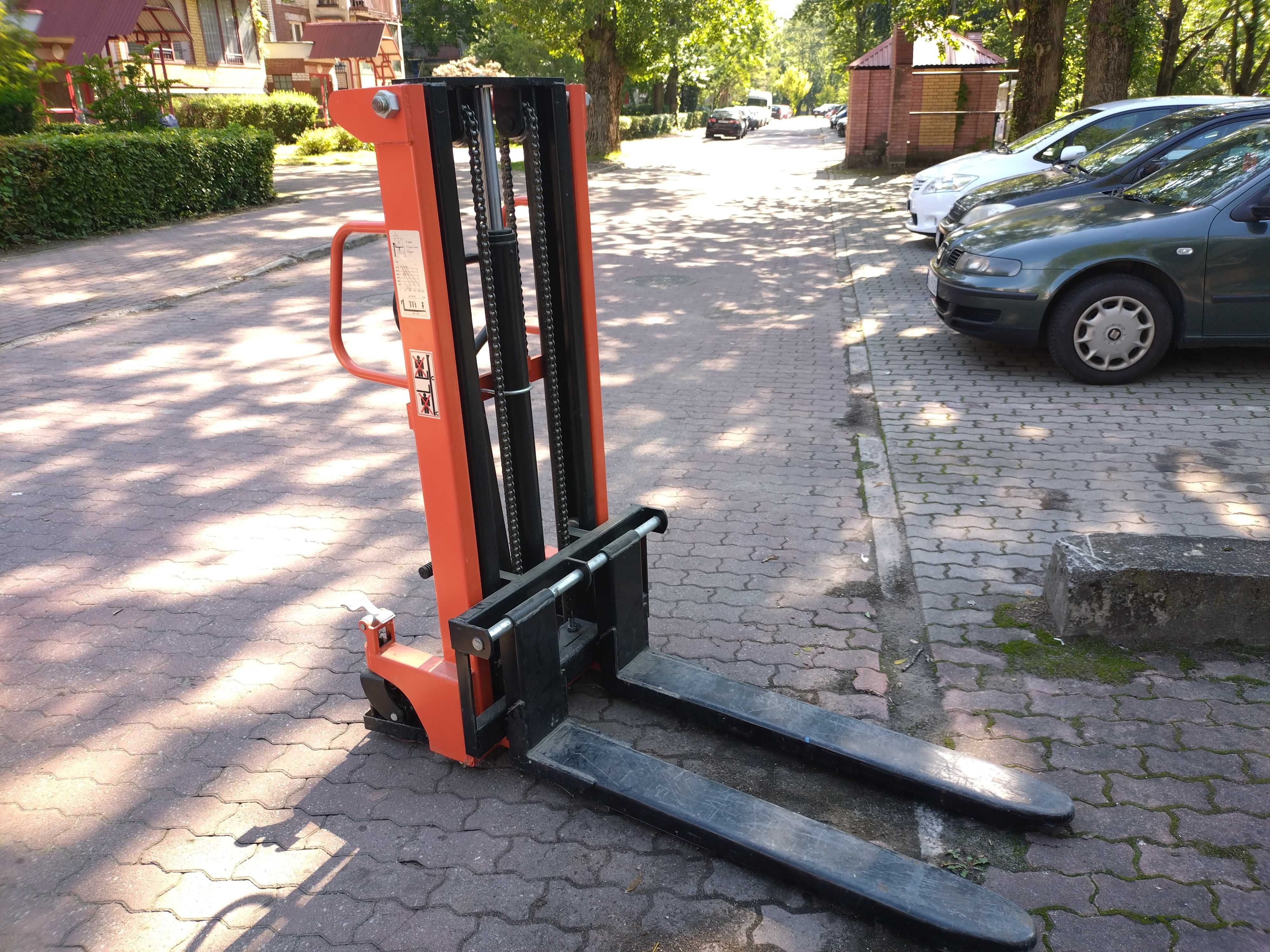 Wózek podnośnikowy ręczny widłowy 1000kg 2m