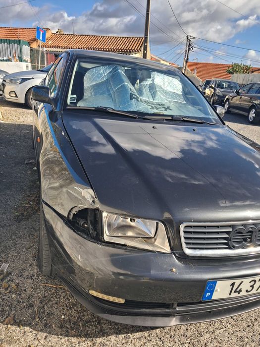 Audi A4 pintura nova, estofos novos.