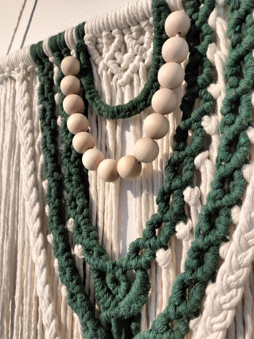 Makrama beżowo zielona z koralikami handmade rękodzieło