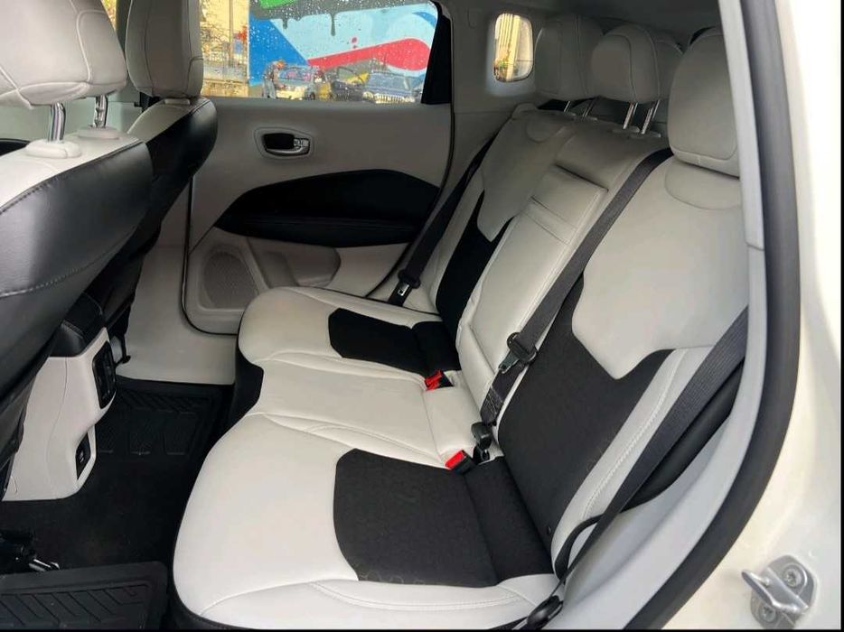 продам авто джип компас 2018 року автомат бензин повний привід