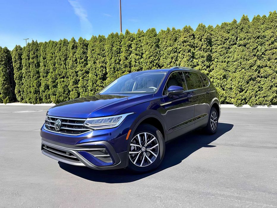 Volkswagen Tiguan      2022