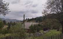 Будинок, земля, житло в Карпатах, гори