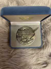 Срібна настільна медаль 10 років Національному банку України.