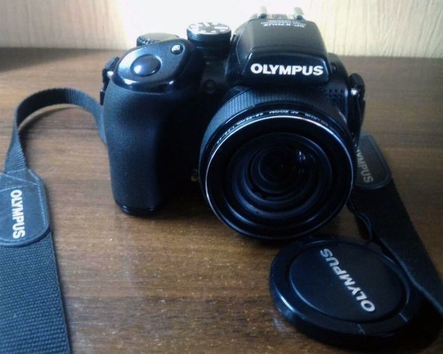 Olympus SP-570 UltraZoom