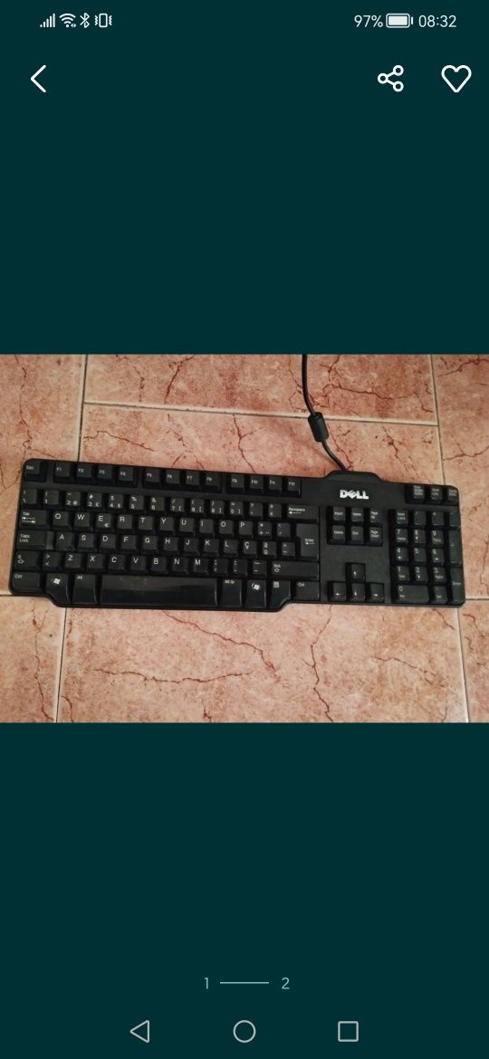 Teclado mais rato.