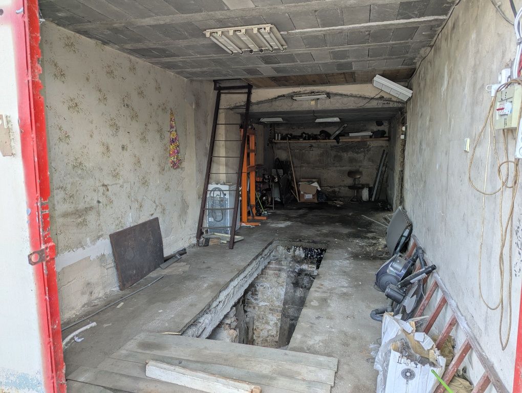 Дворівневий + яма цегляний гараж на 70 кв.м. г.к. Олімпієць