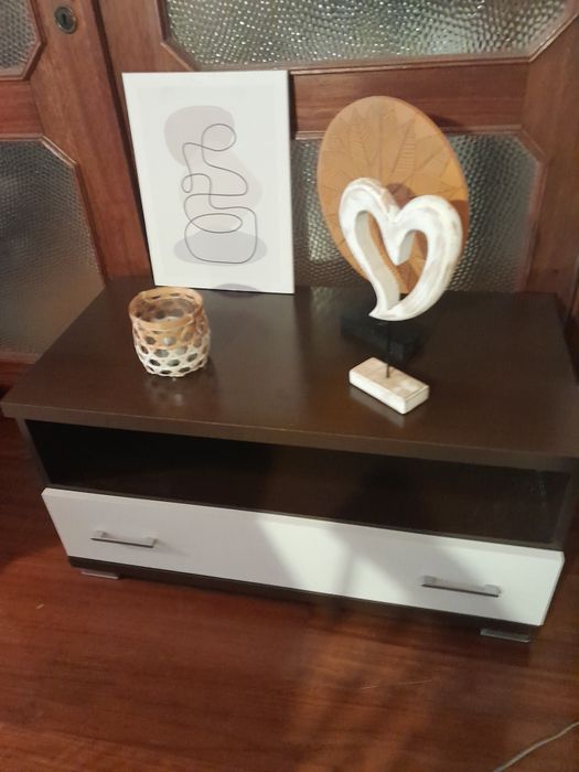 Movel tv ikea com gaveta