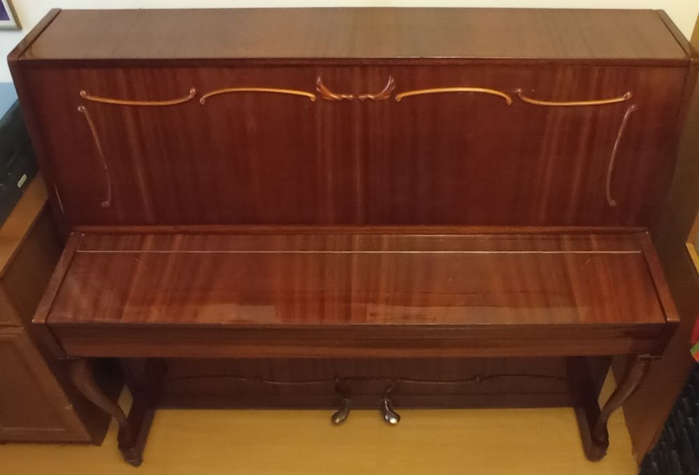 Sprzedam używane pianino do renowacji