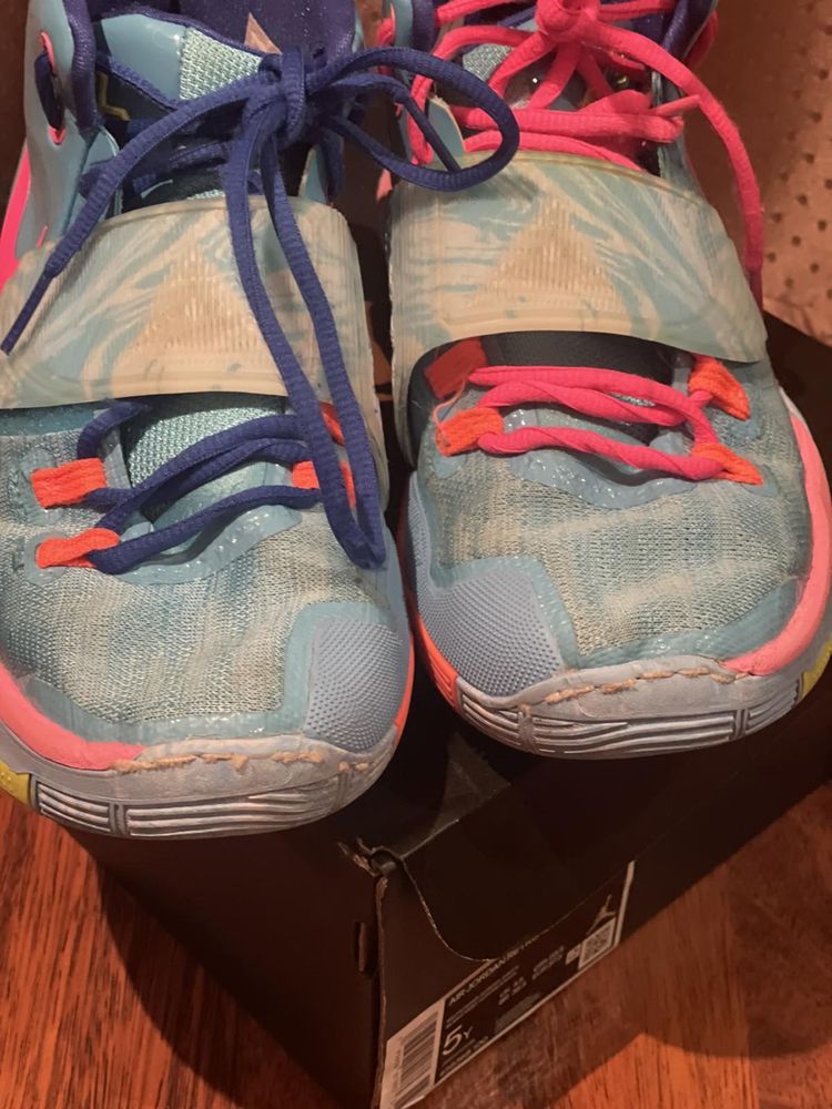 Баскетбольні кросівки оригинал Nike Kyrie 6