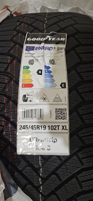 245 / 45 r19 Goodyear