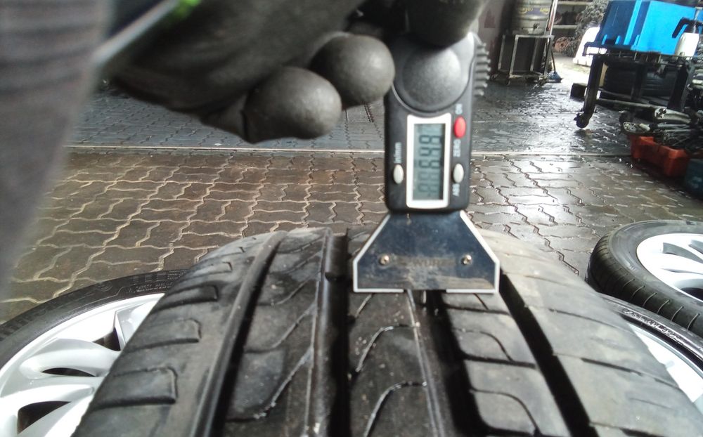 JANTES RENAULT R17 COM PNEUS 225/55 FURAÇÃO 5X108