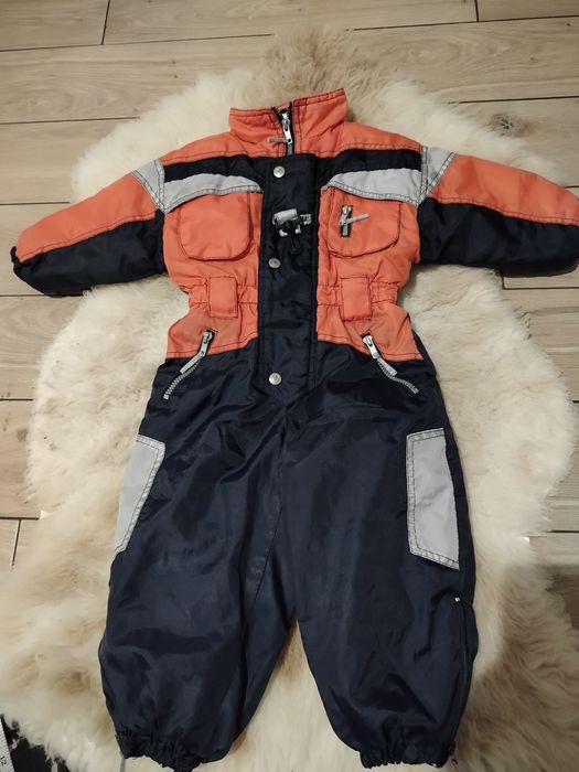 Kombinezon zimowy chłopięcy jednoczęściowy na sanki