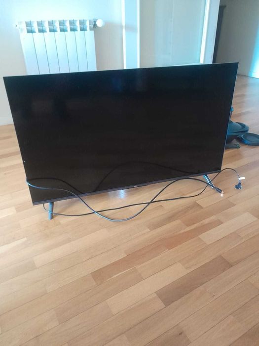 TV TCL 43C645 pouco uso