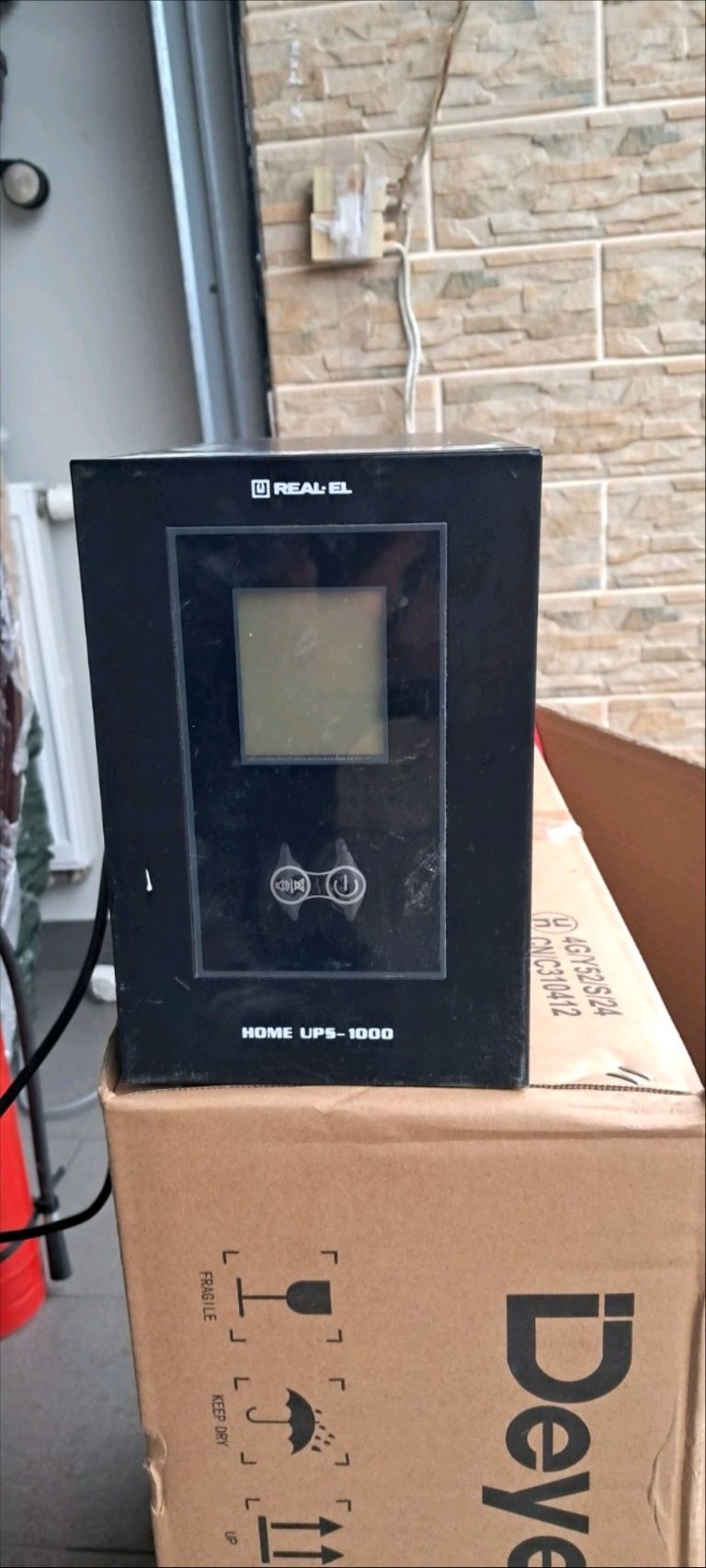 ДБЖ REAL-EL home UPS-1000