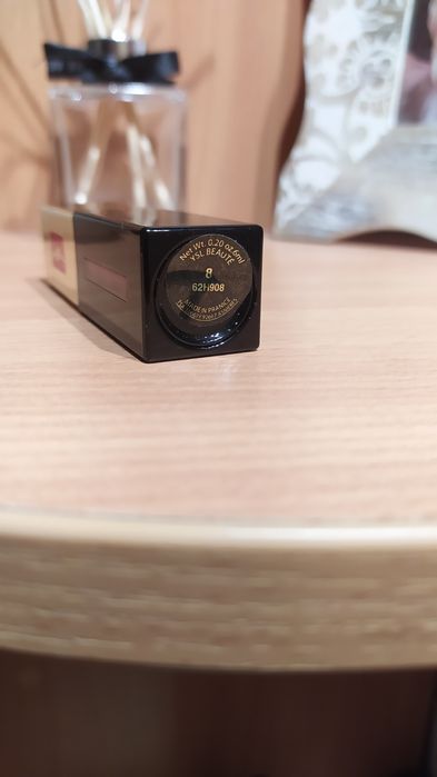 Блеск для губ Yves Saint Laurent тон 8