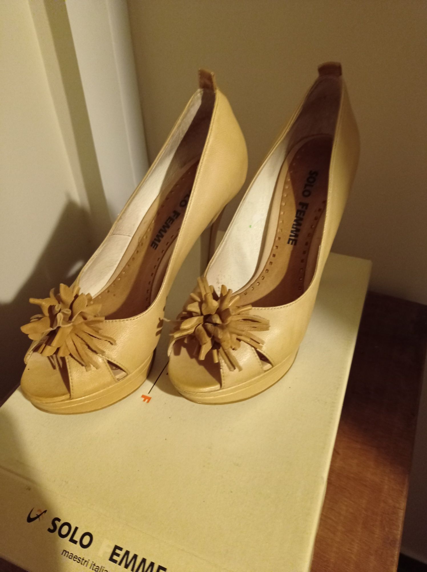 2 pary : Buty damskie rozmiar 39.