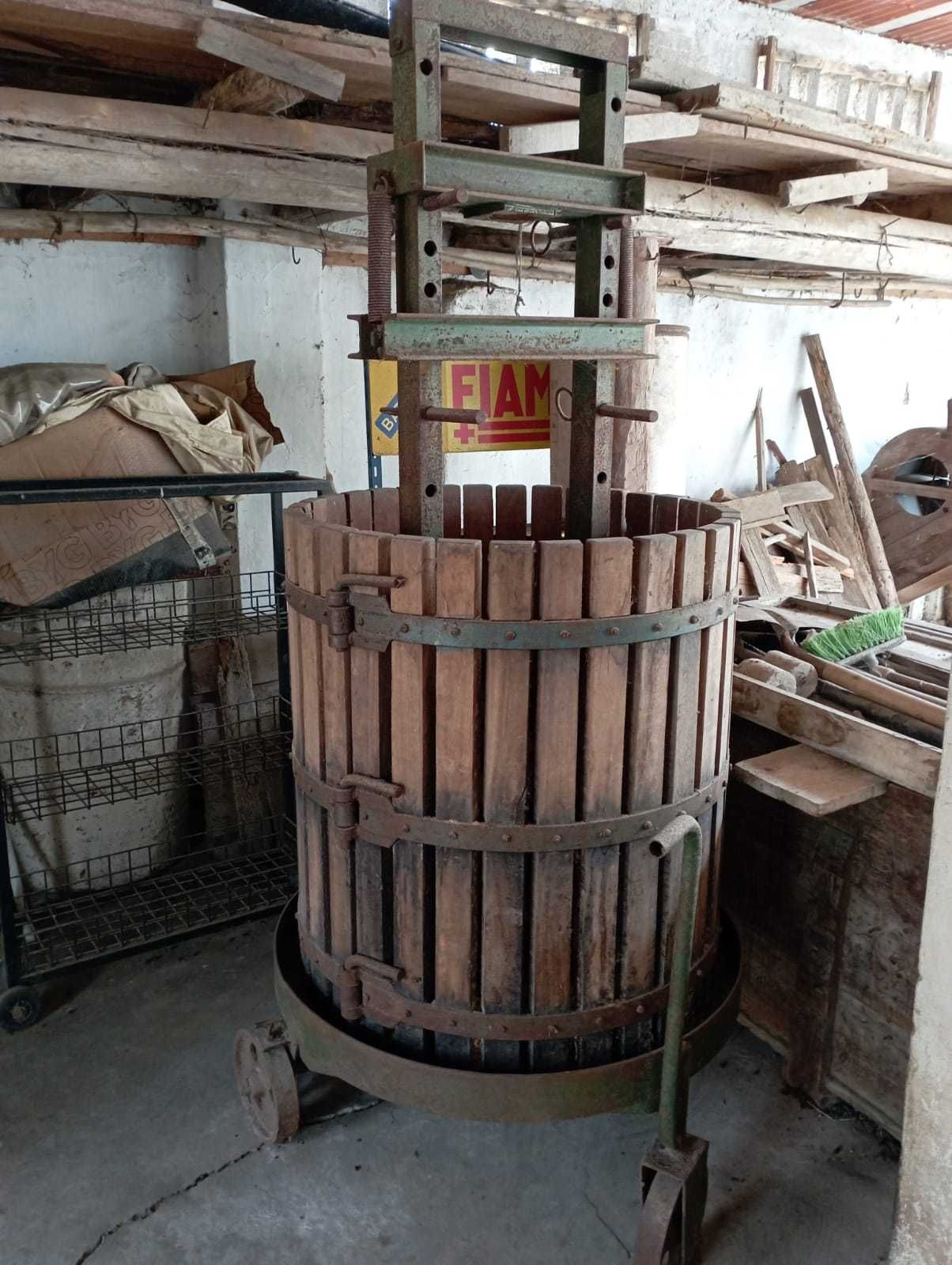 Espremedor de Uvas tradicional