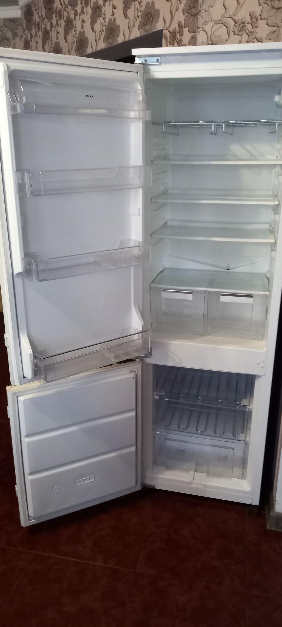 Холодильник під вмонтування
