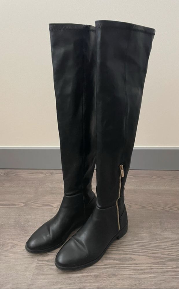 Botas pretas da Stadivarius (tamanho 36)