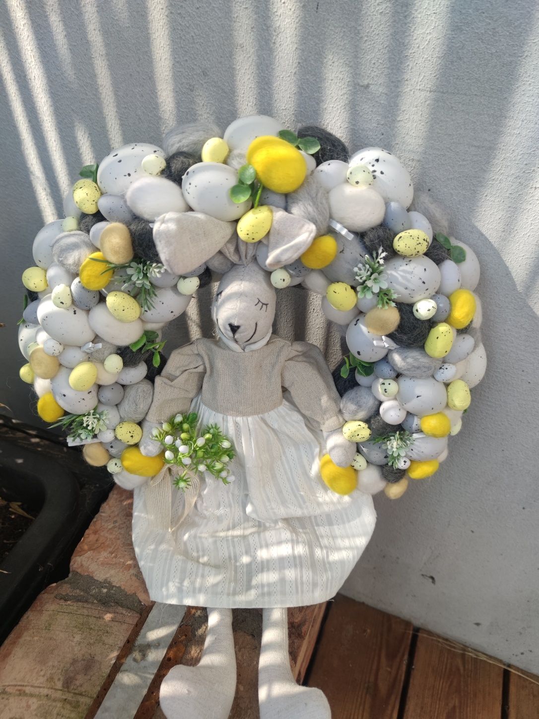Dekoracja wielkanocna 40 cm średnicy wianek wieniec wielkanocny królik