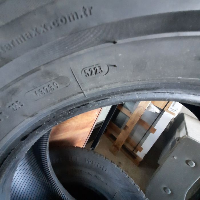 Продамзимову резину starmaxx в гарному стані