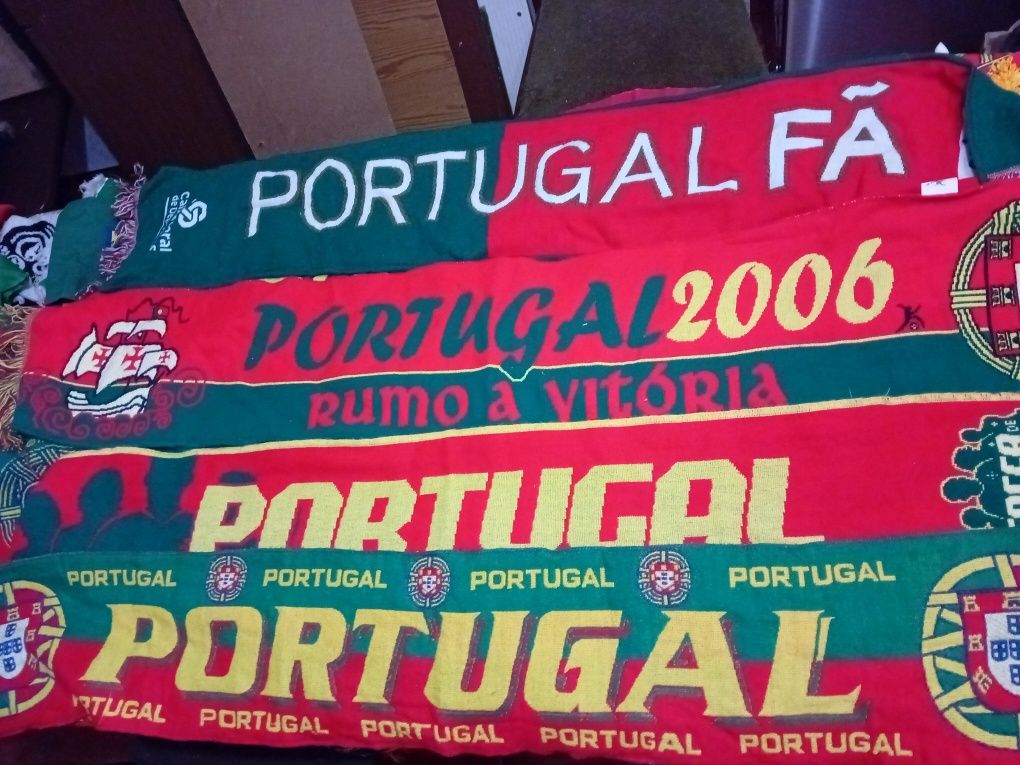 Conjunto de Cachecóis,Bandeiras e Bola de Portugal
