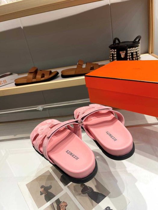 Klapki HERMES Chyre wyszukany design na lato buty