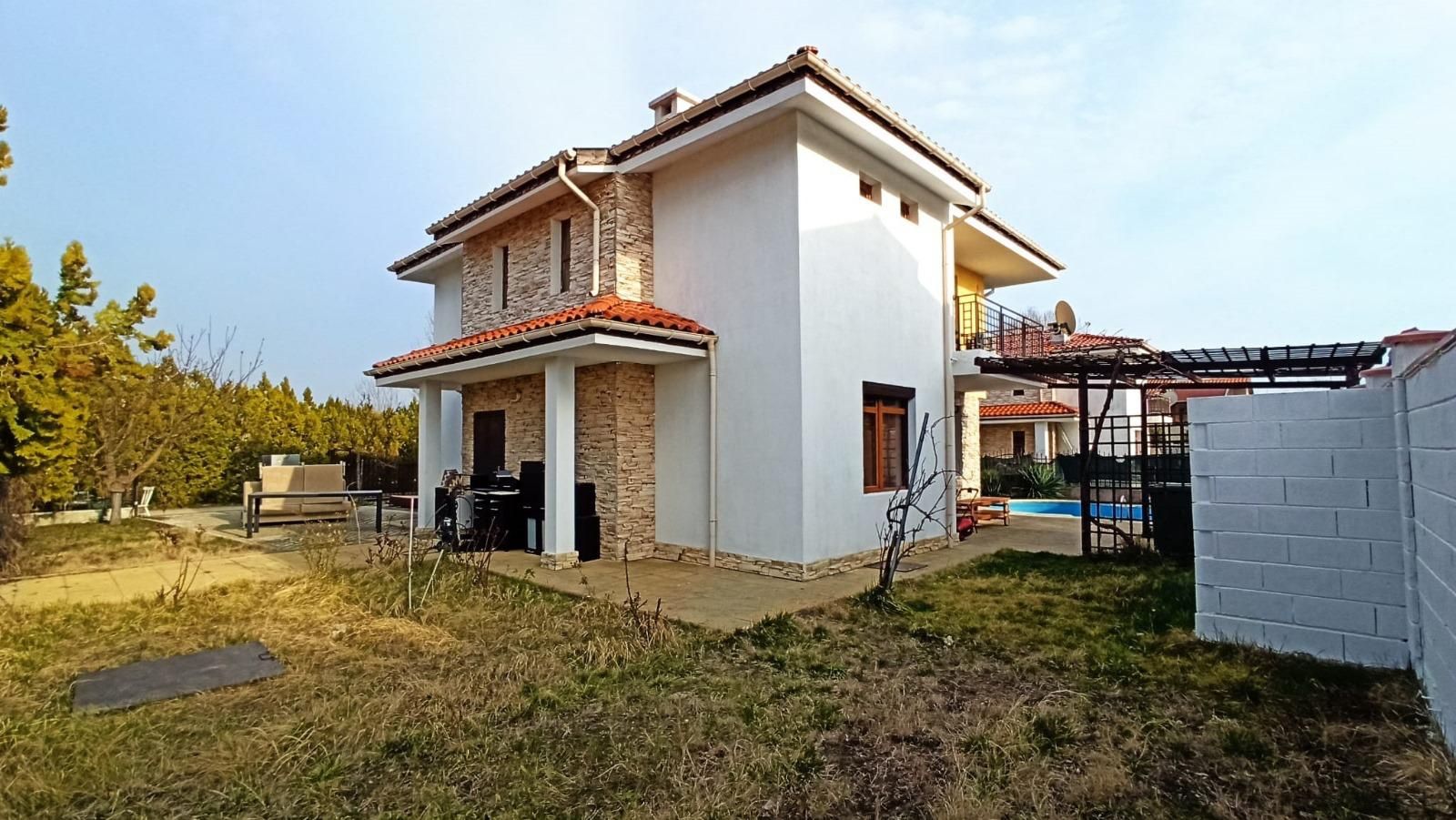 Болгарія. Продаю новия будинок із басейном. 13 км до моря Слинчев Бряг