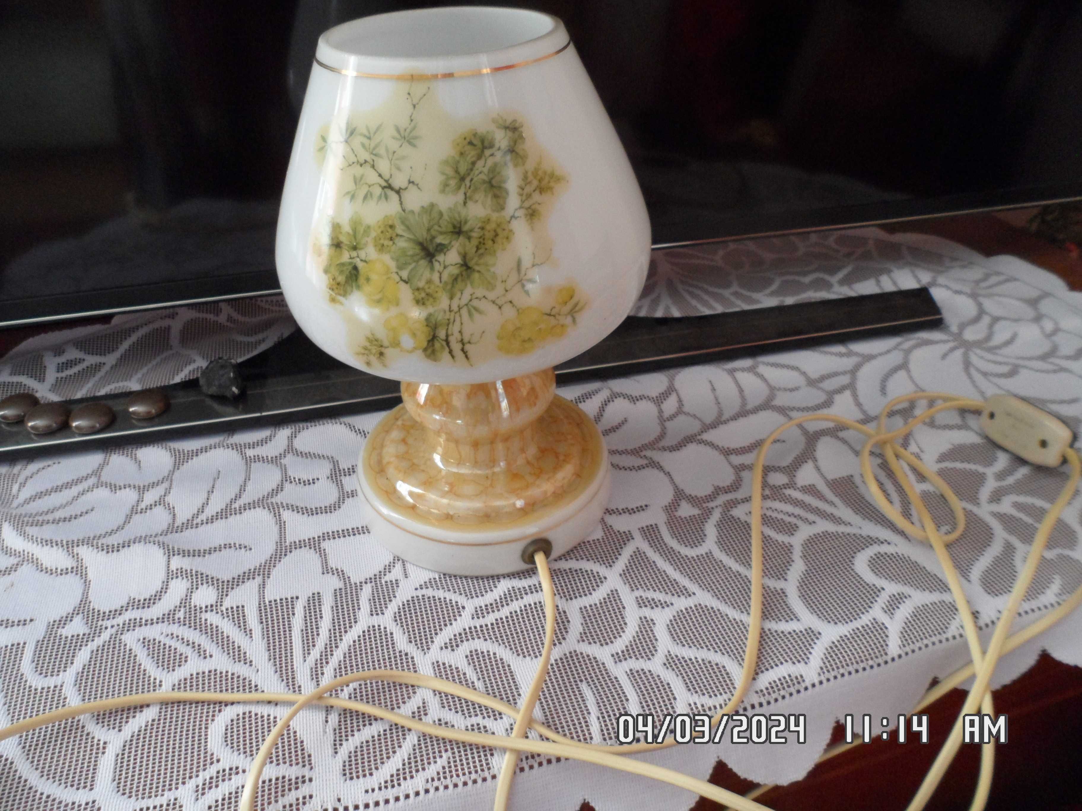 Lampa szklana stołowa