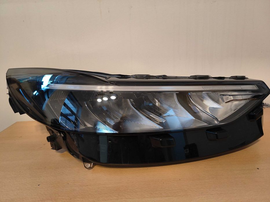 Reflektor prawy Ford Kuga 24- wersja eu - PV4B-13E014-CE Ford