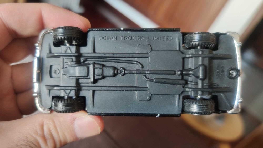 Austin FX4 London Taxi  1:38