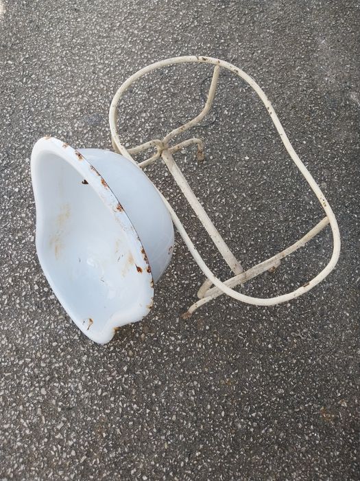 Bidé antigo esmaltado