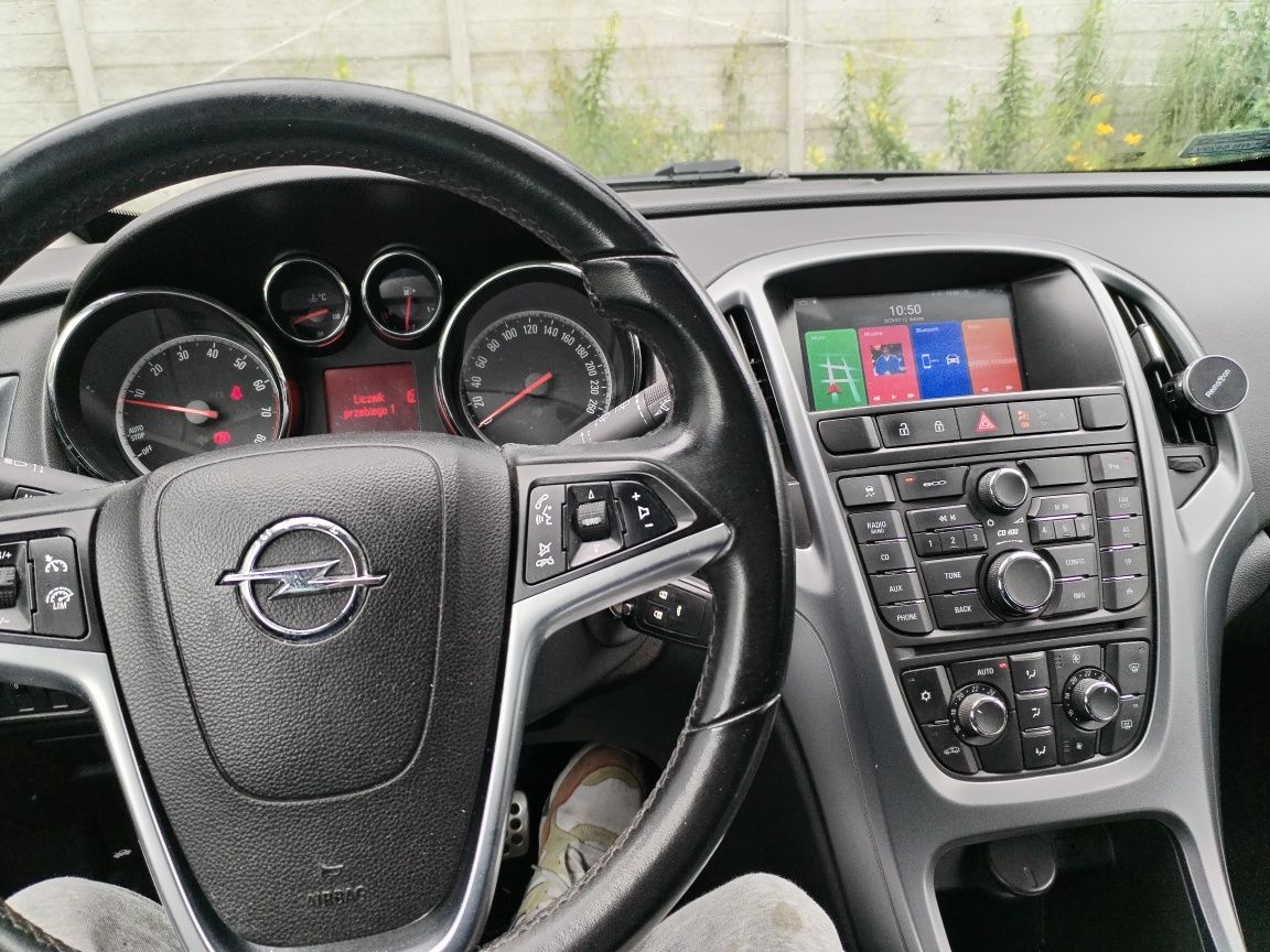 Opel astra j GTC 1.4t  140KM
