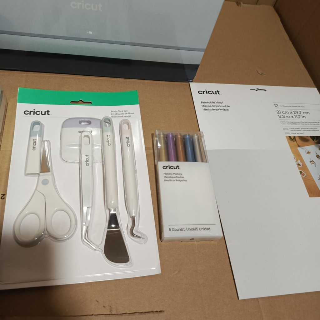 Ploter Cricut Maker 3 z wyposażeniem