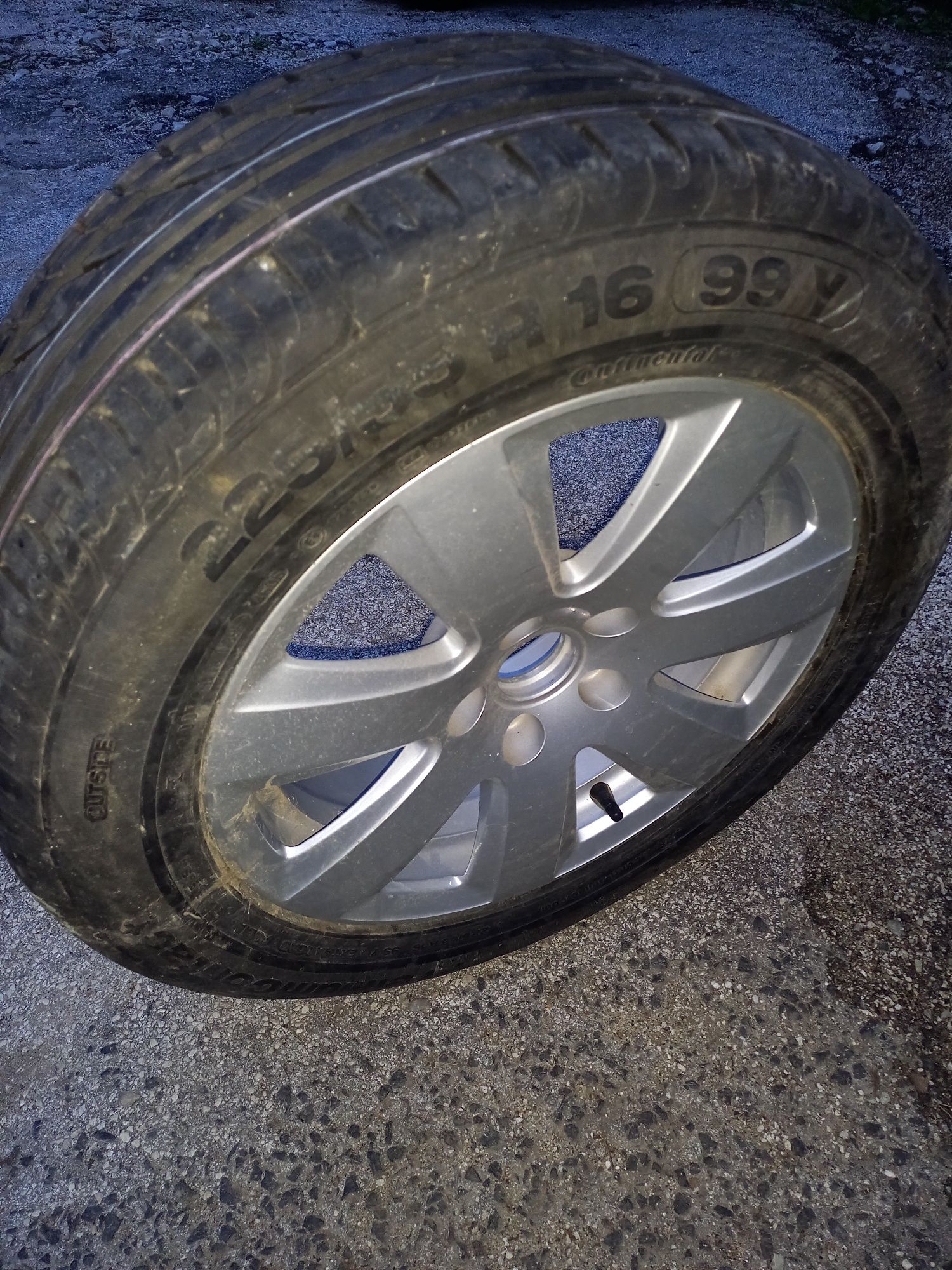 Vendo JANTE COM PNEU NOVO 225/55/16
