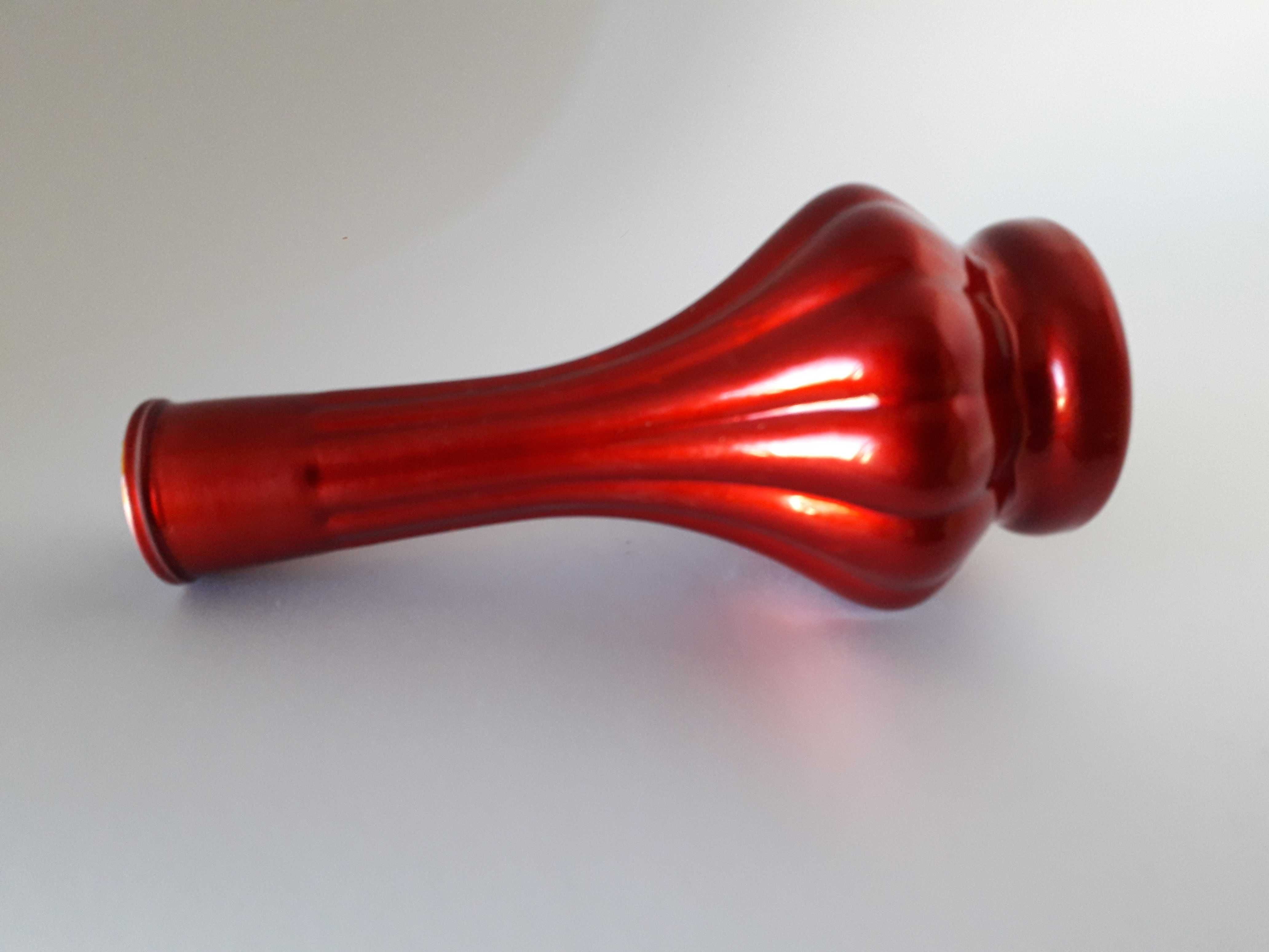 Ceramiczny sygnowany czerwony wazonik z Niemiec kolekcje PRL