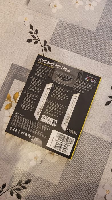 NOWA Pamięć RAM Corsair Vengeance RGB PRO SL (16GB) 2x8GB 3200MHz