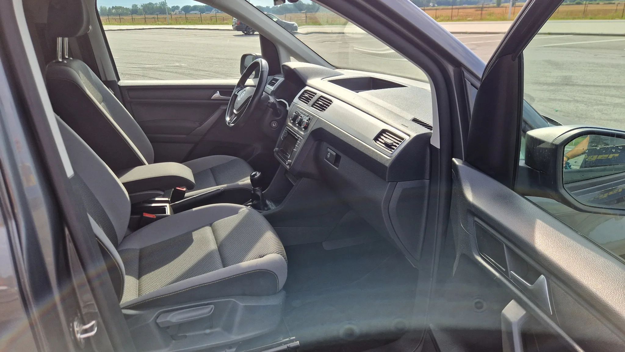 Volkswagen Caddy 7 osobowy, bezwypadkowy, serwis ASO