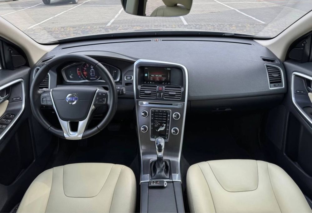 Продам Volvo XC60 2015 року