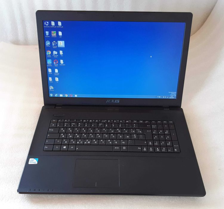 Ноутбук Asus F75A (X75A). Екран 17.3"